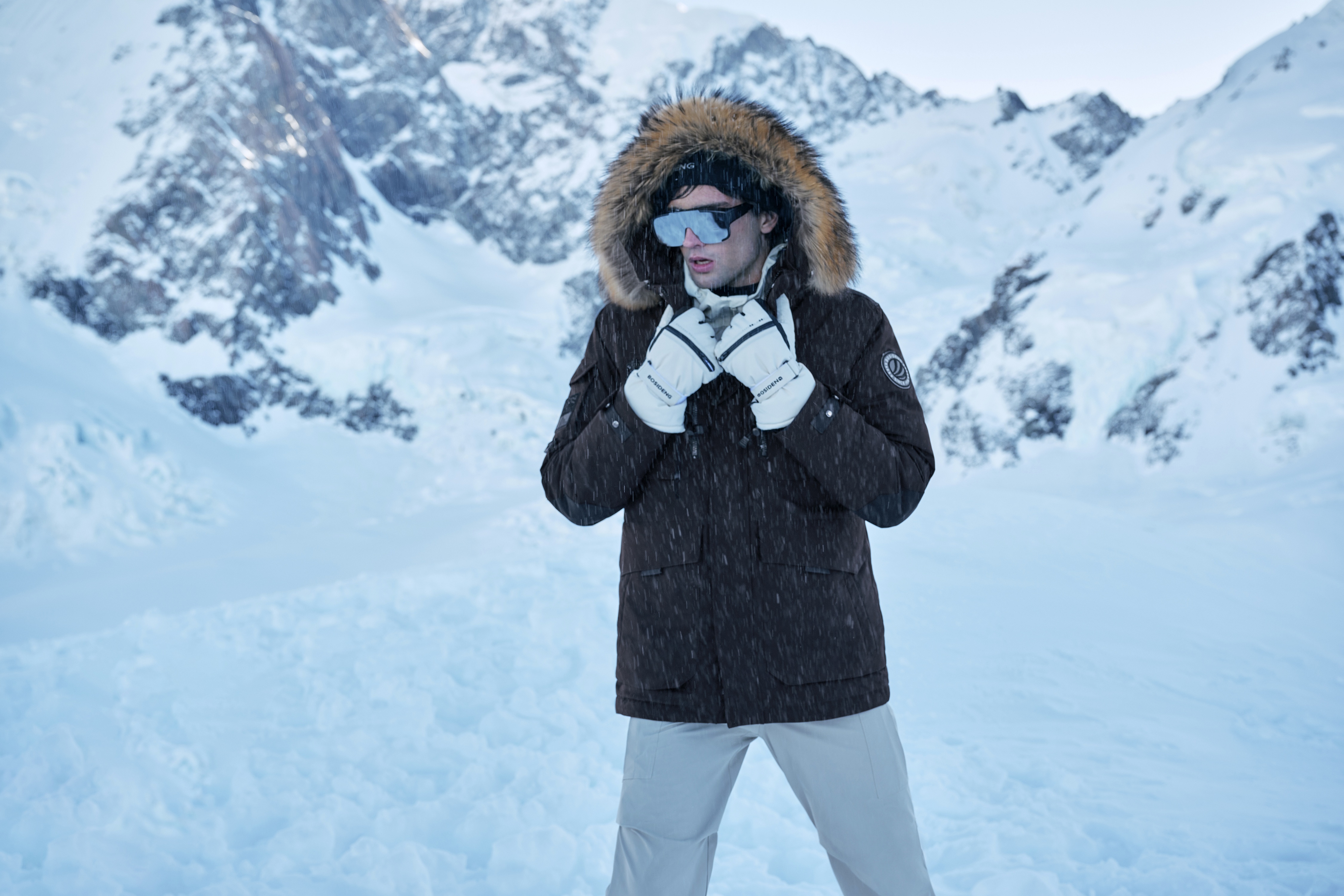 户外的真实体验总是比照片更深刻，作为忠实的户外爱好者，当真正把波司登的极地极寒系