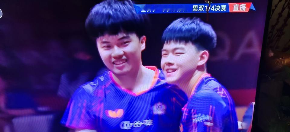 中国队在多哈男双赛事中铩羽而归，二林组合以1比3负于台北的林昀儒、高承睿，从而失