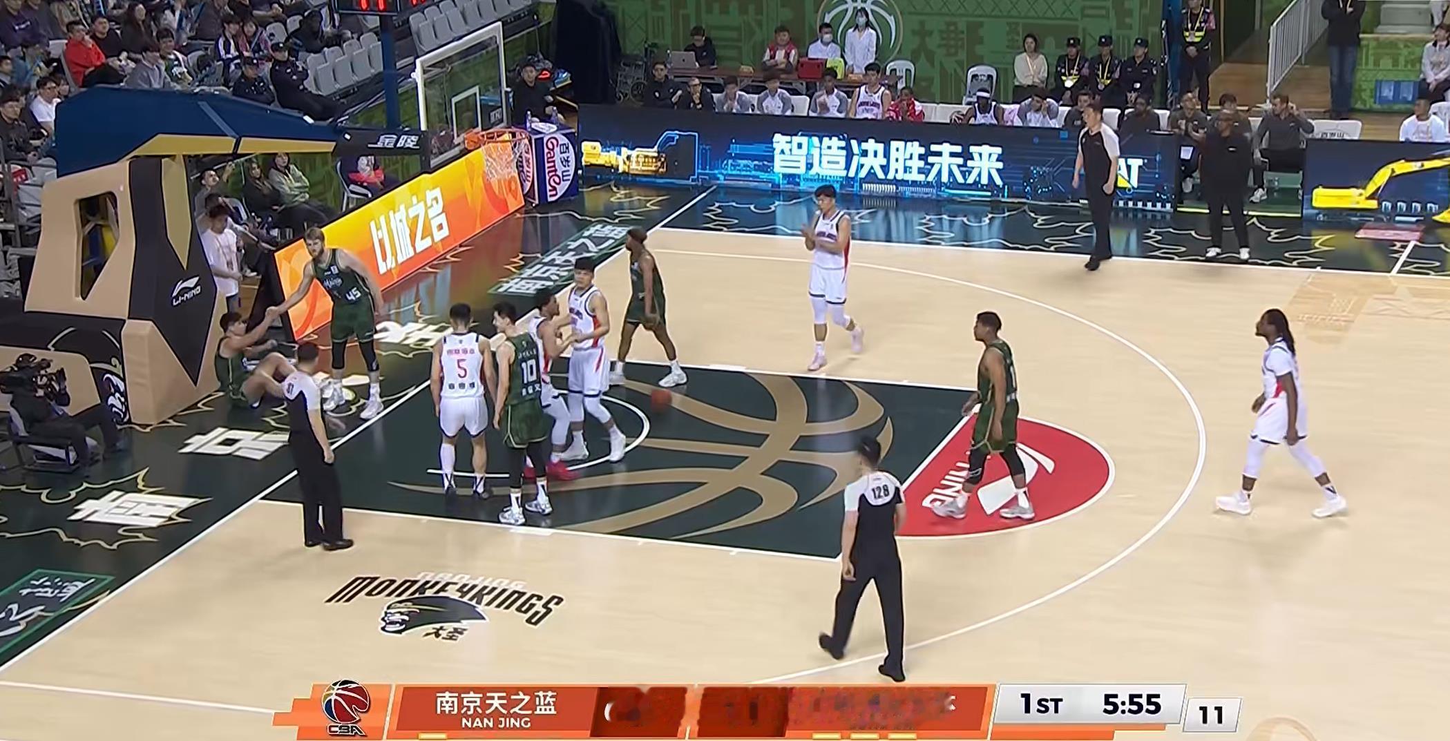 南京男篮vs广州男篮 赶紧的，我要看歌星