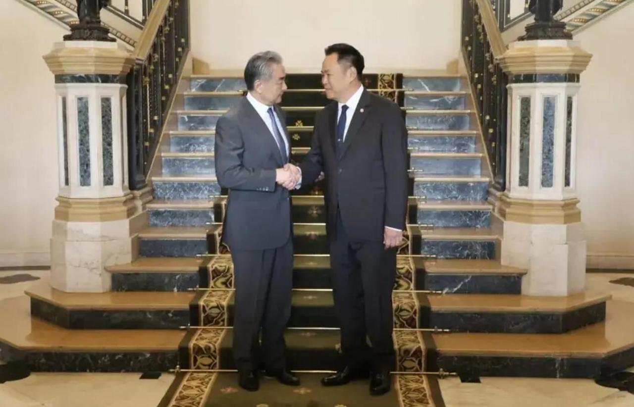 ·王毅访泰第一天，泰总理先提一请求，话音刚落，中方力挺泰国行动

近期泰柬边境摩