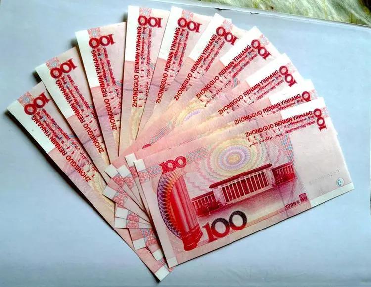 明天又要带你去吃席，真的不想带你去，纵有万般不舍，可……
吃完饭，你留下了，我走
