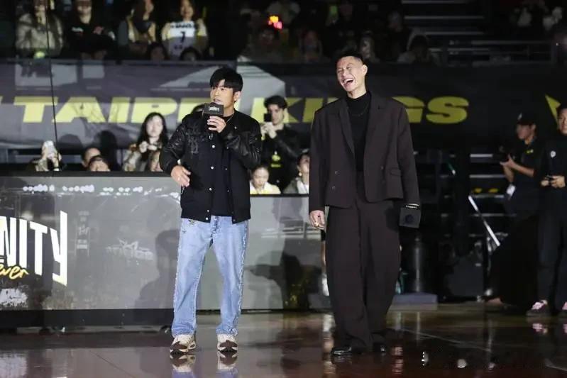 林书豪今日退役仪式/天王周杰伦惊喜现身！ 赞好友传奇人物

新北国王队今天为哈佛