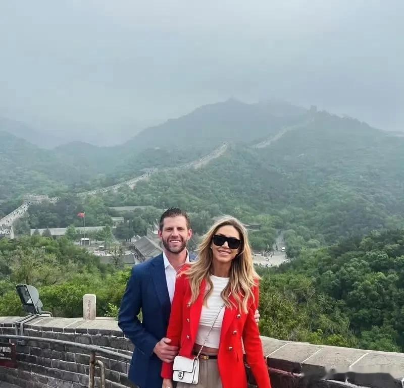 擦！差点没认出来？[捂脸]

运气好的话，说不定在北京【八达岭长城】上真的能碰上