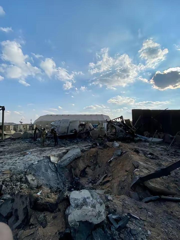 多个美军基地连续爆炸，伊朗导弹、无人机铺天盖地报复，特朗普愤怒指控伊朗领导层犯下