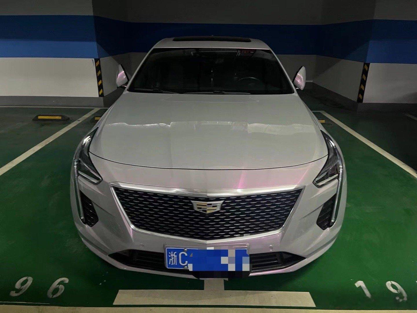 20年凯迪拉克 CT6 豪华版 一手车 6万公里 原版原漆，0出险 外白内黑 贴