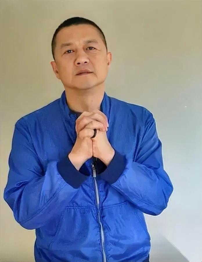 这姑娘太傻了

我都替她揪心

你敢信？自己刚接到病危通知书，转头就把攒的999