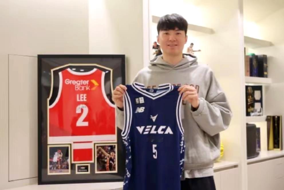 男篮世预赛，韩国球星李贤重扬言要双杀中国男篮

男篮与韩国队的两场世预赛，将于1