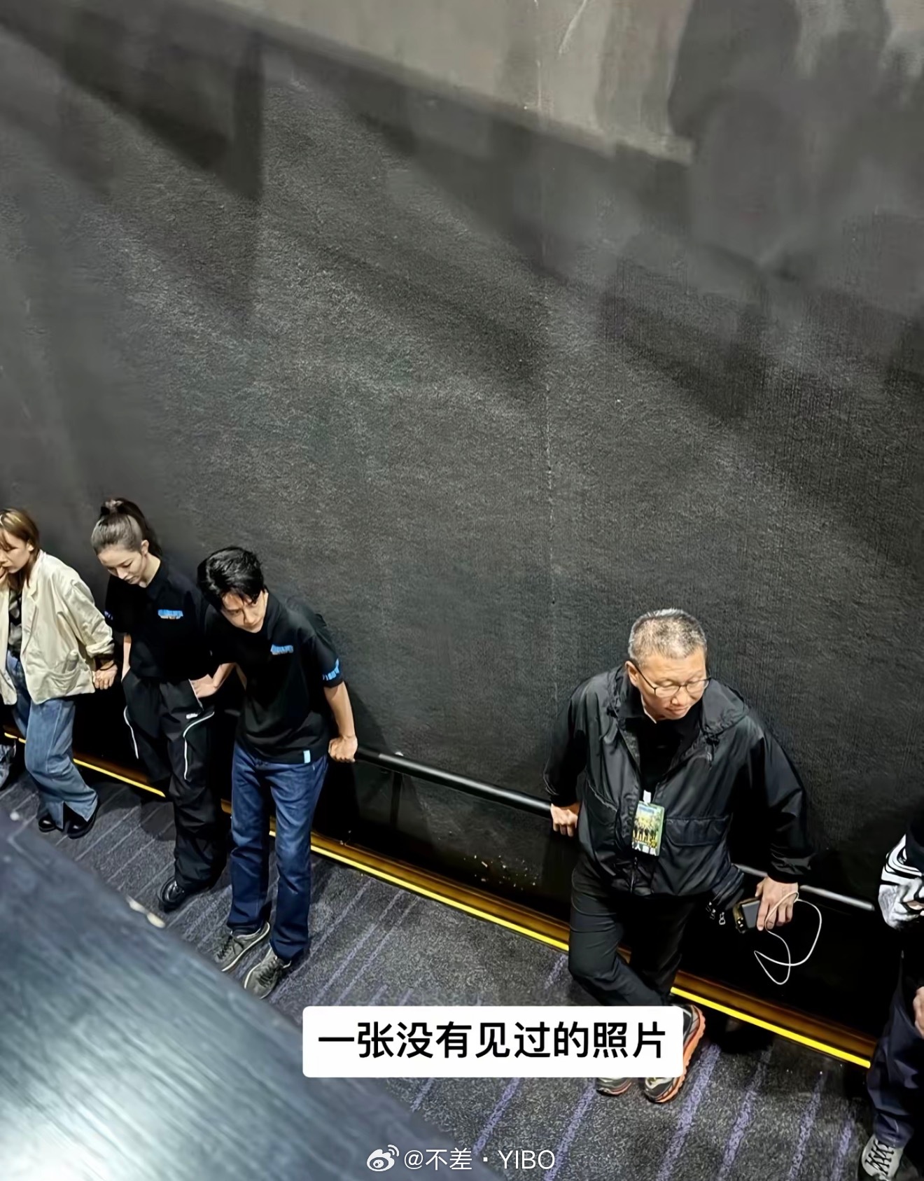 旁边那么大空位是给我留的吧 