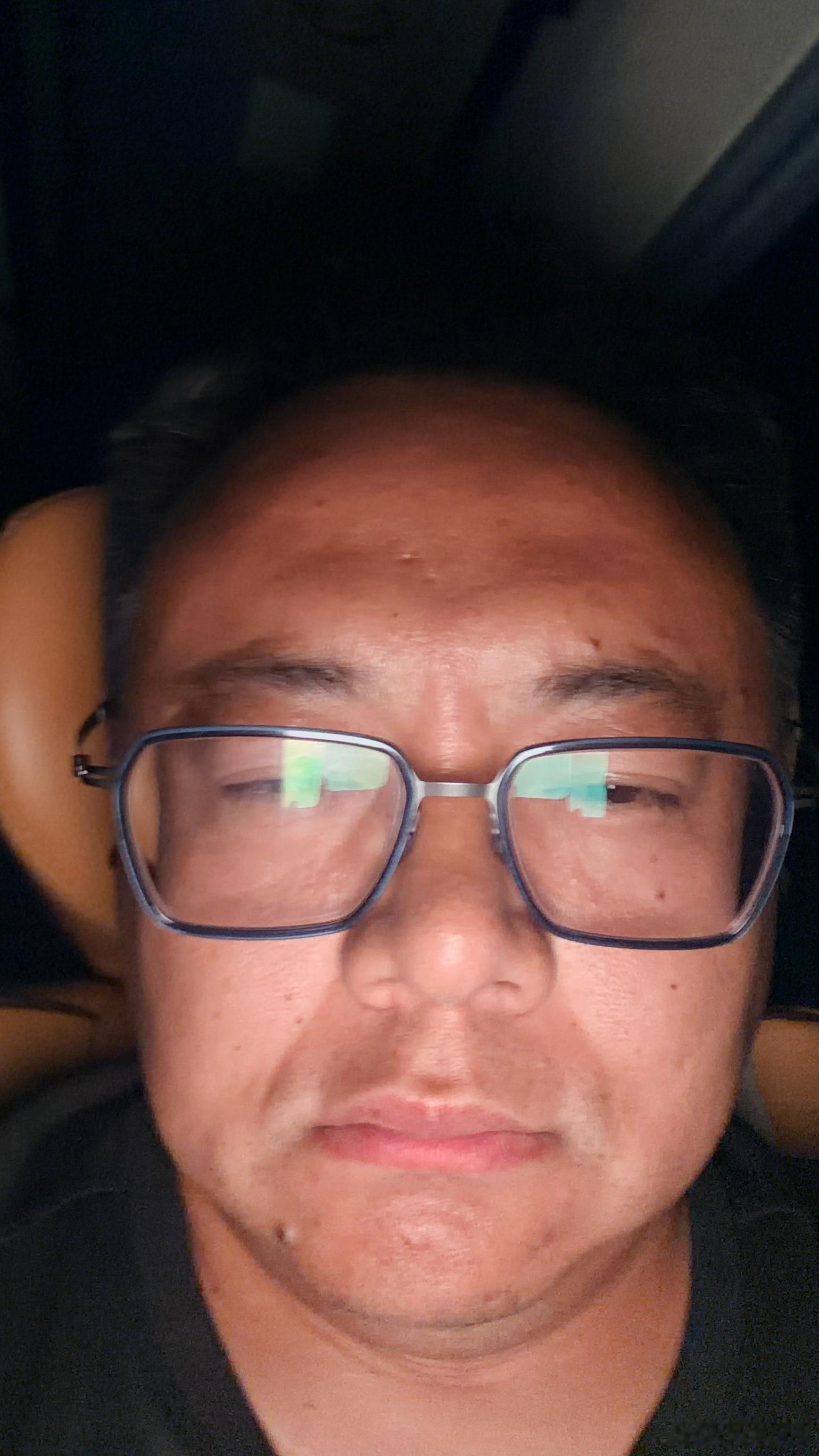 我现在到了广州然后上了一个中巴然后司机说大概俩小时内能到目的地我一问 是叫韶关的