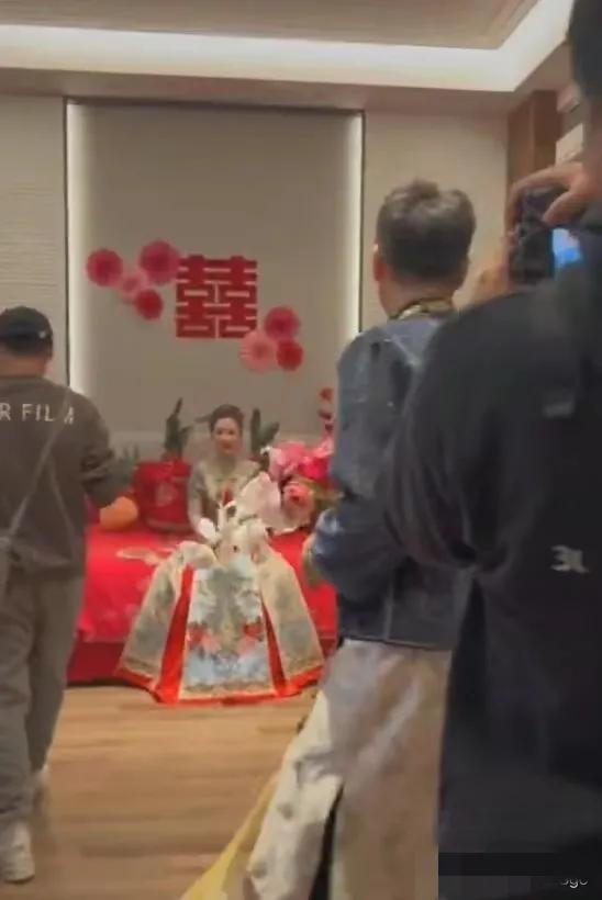义乌陪嫁12亿新娘身份被扒，竟然是江苏名媛，一天消费就要超10万，这谁能想得到啊
