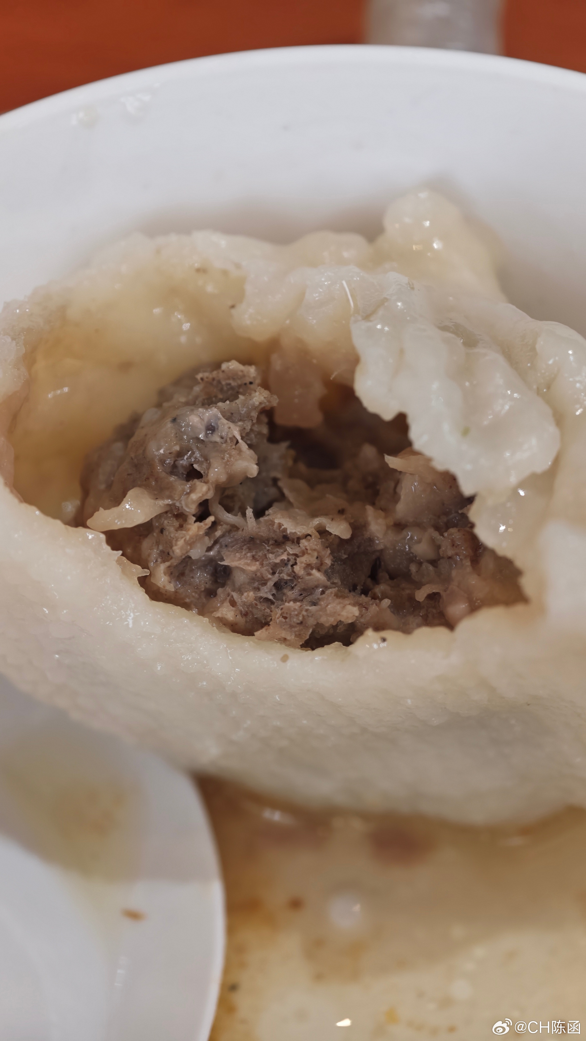 菜比肉贵这么大一笼牛肉包子36这么一盘蒜蓉油麦菜38 呼伦贝尔