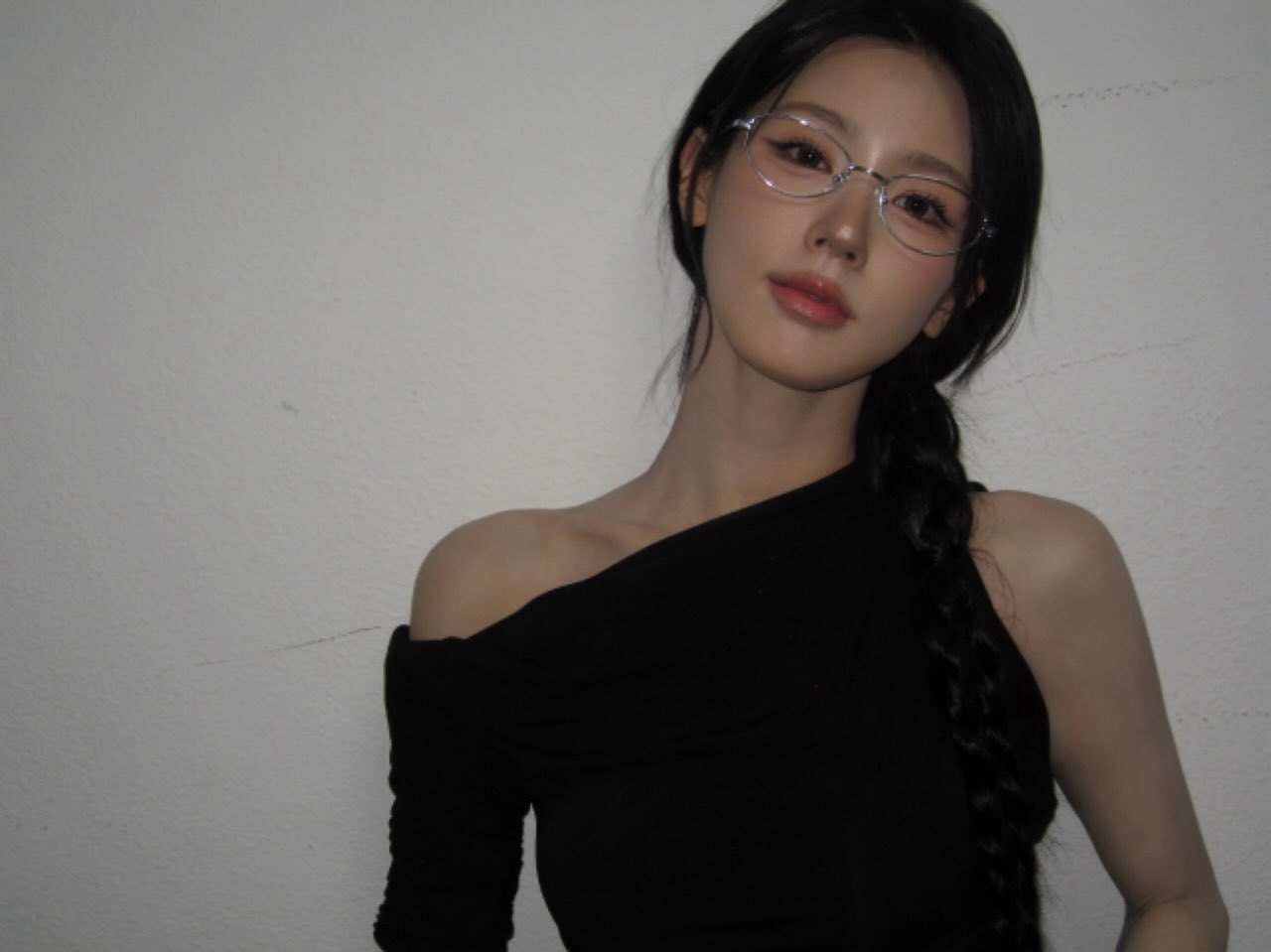 赵美延 INS更新🖤🤍 