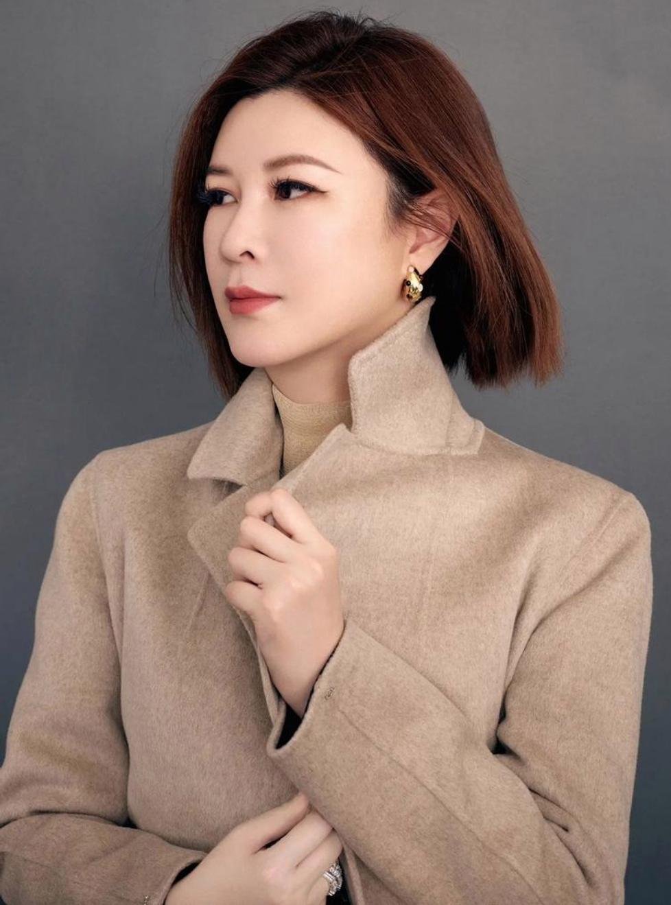 #杜华儿子在韩国训练瘦了15斤#黄明昊他们在后面追果果的画面，想想就觉得有趣！这