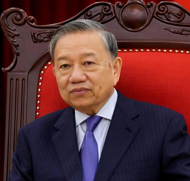 “越南要回归？”近来，不少越南网友把这话喊得沸沸扬扬。他们说，越南历史上本就在中