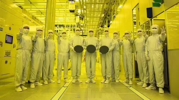 三星 2nm 工艺实力强劲！相较于 3nm 性能提升 5%，能效提升 8% 