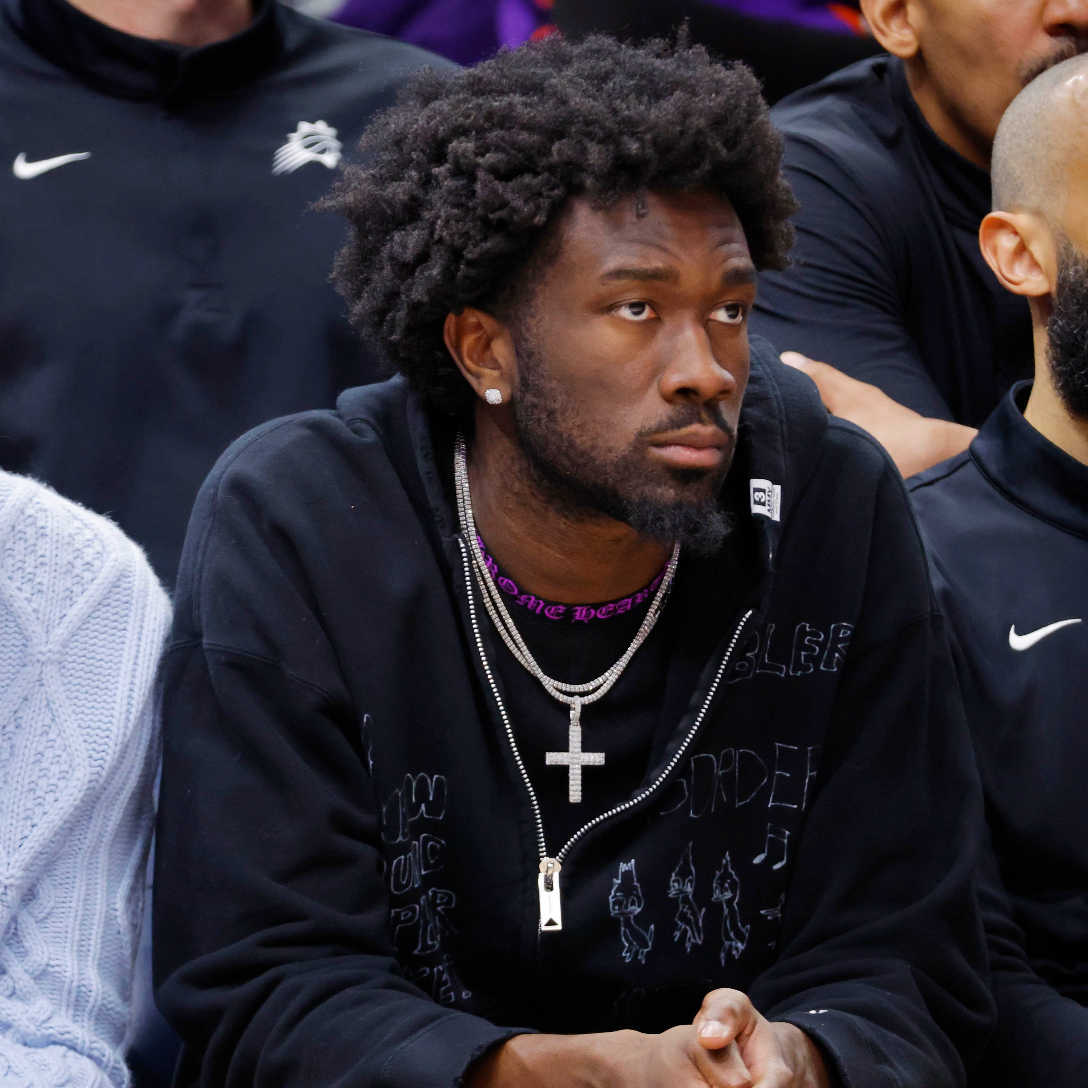 据乔丹·奥特透露，马克·威廉姆斯因左脚第三跖骨应力反应仍在恢复中，尚未参加过5对