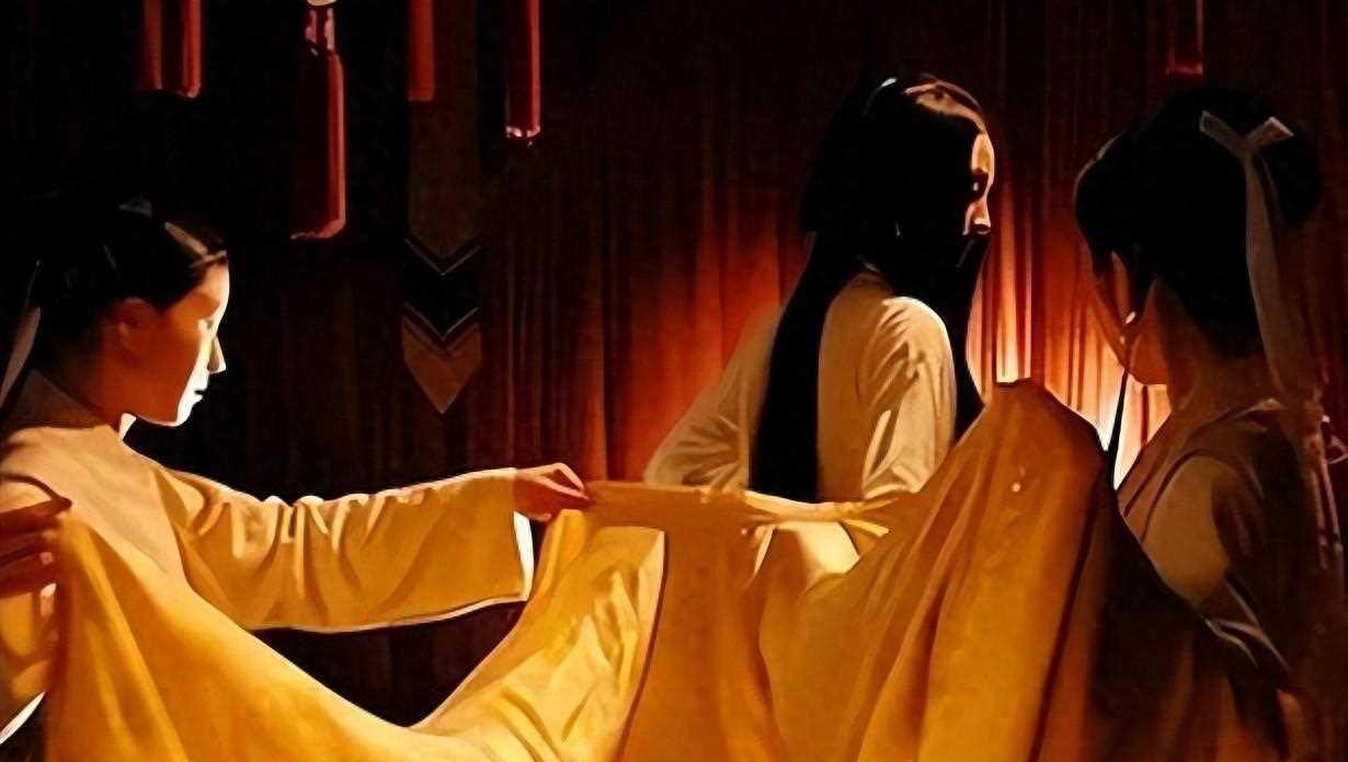 穿越时光的长河，我们来到了古代社会。

这种让现代人觉得尴尬的安排，在当时不仅没