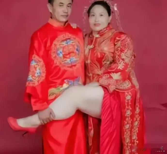 看来结婚照贵那是有道理的 