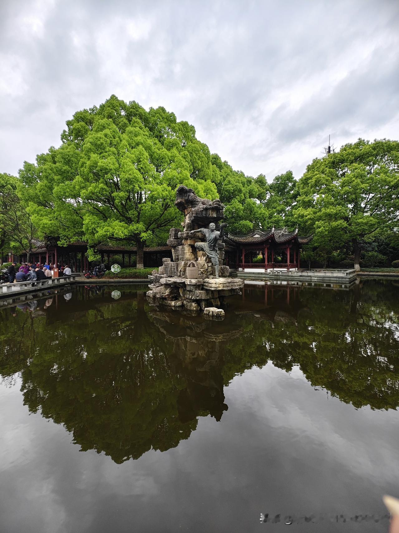 晒图笔记大赛慈城的春，藏在慈湖的倒影里，也藏在董黯汲水奉母的千年传说里。