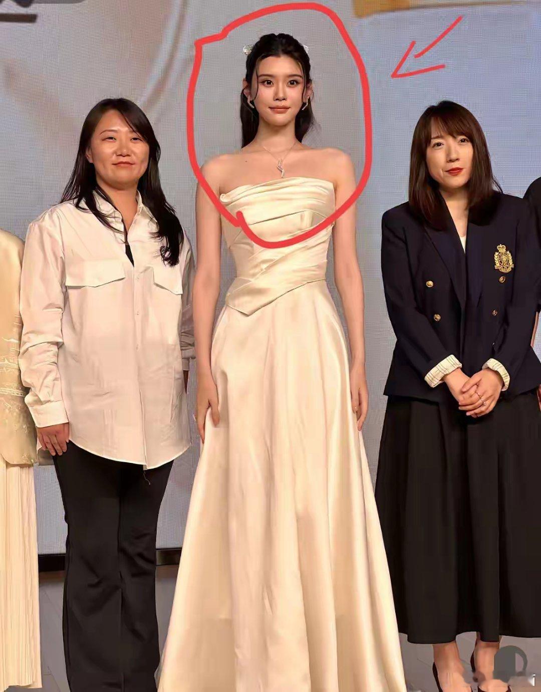 亲眼见过奚梦瑶本人是什么体验？闺蜜说了一个大实话，她说线下看本人太不一样了，奚梦