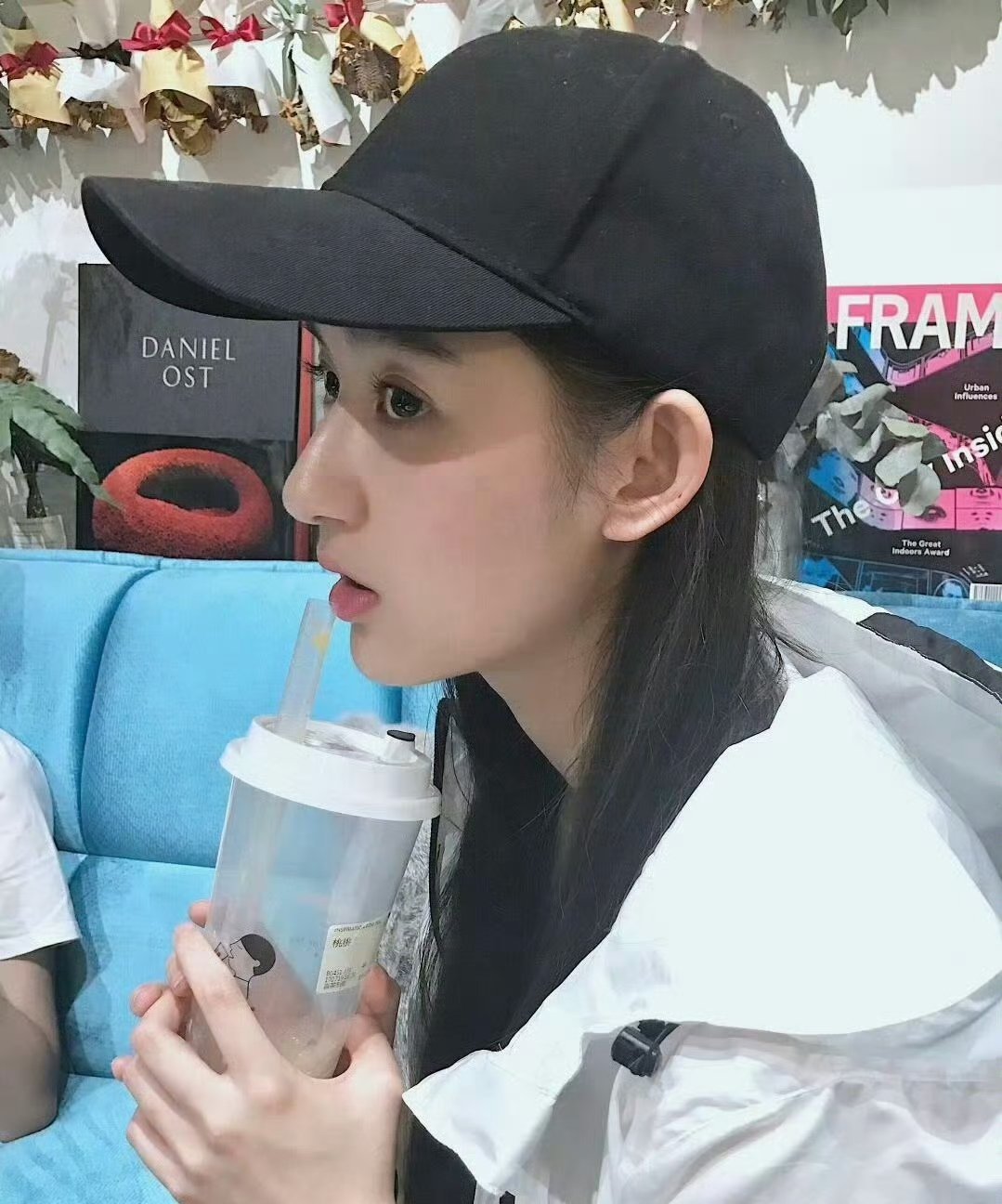 王玉雯早期校花味全网考古王玉雯早期旧照，纯正校花气质狠狠出圈。青涩鲜活、干净无雕