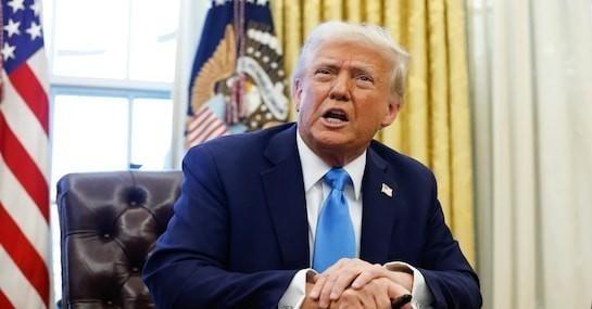 中国抛售3800亿美债；特朗普曾警告：美国有可能停摆。

很多人一看到“中国抛售