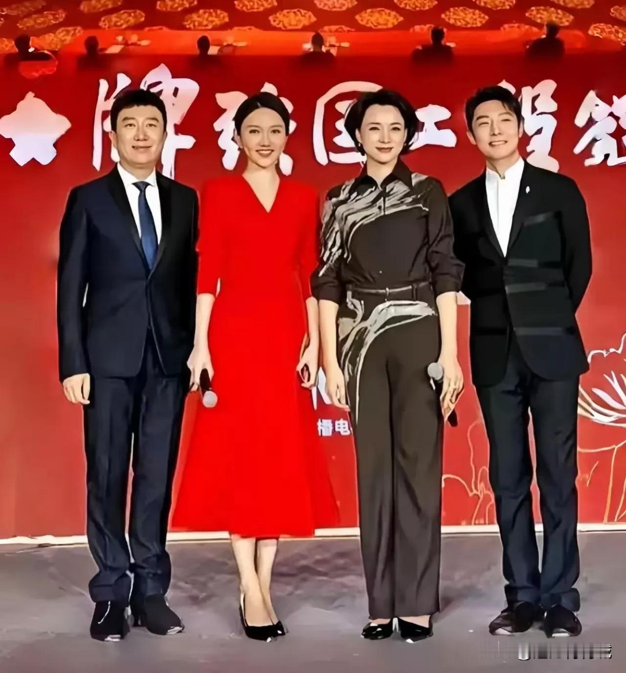 董卿好久不见，这照片依然魅力无限！
龙洋还显稚嫩，需历练后被得以重用！
陈伟鸿，