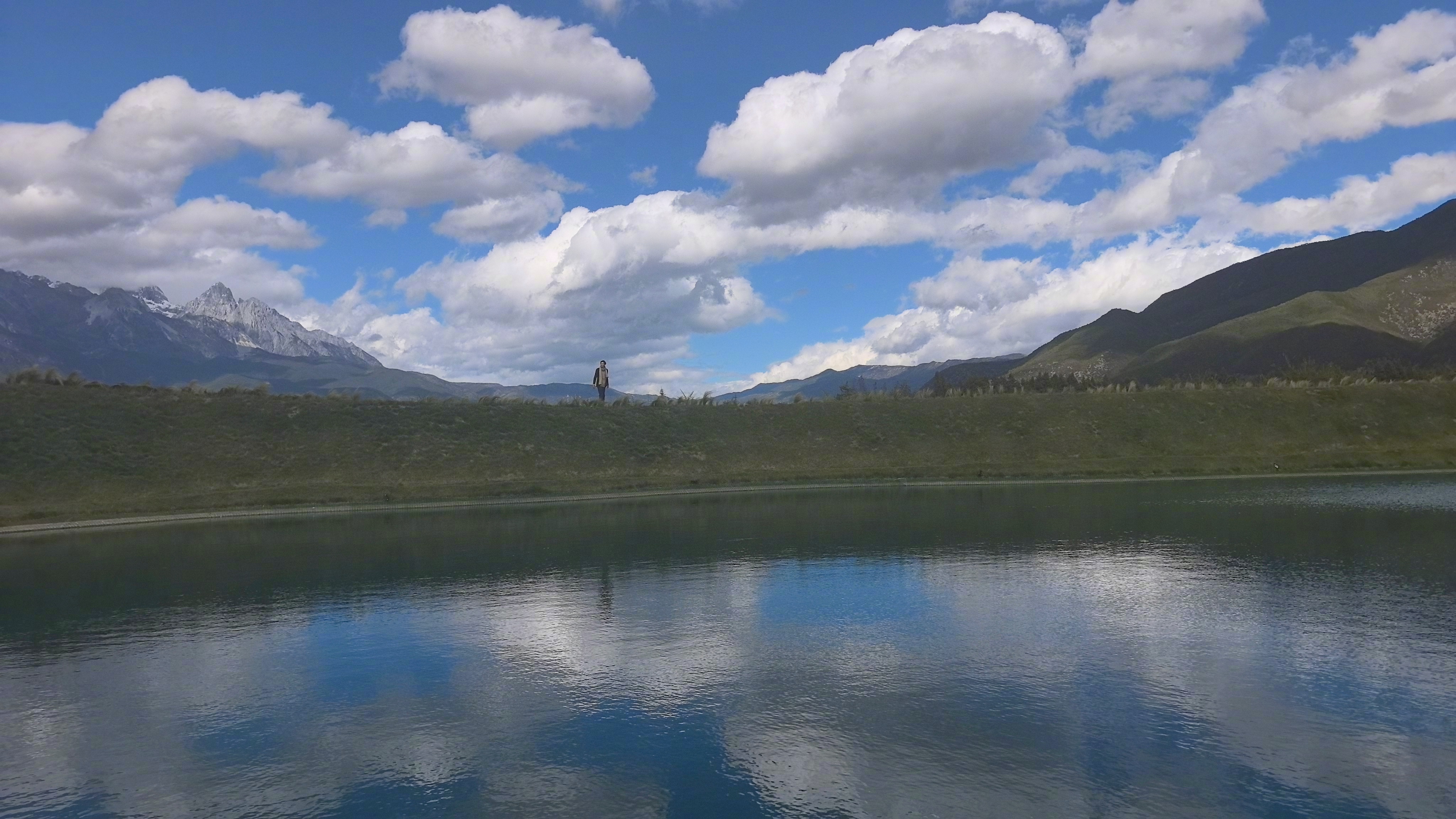 人与人，人与事物的接攘，每一桩每一件都可以带给自己启迪，关键在于自己的意识，是放