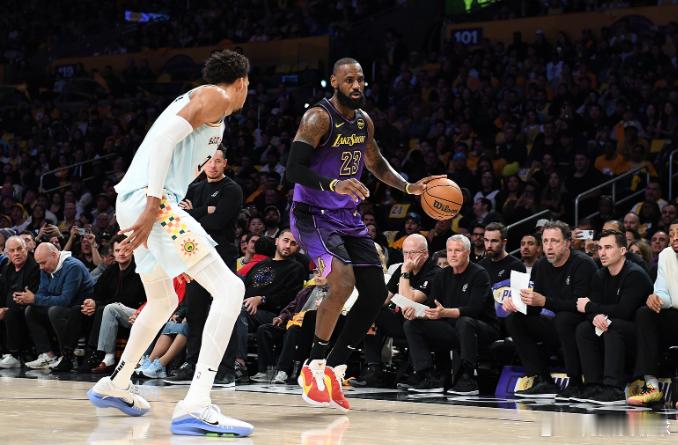 5月9日讯 NBA季后赛西部半决赛G3，马刺115-108击败森林狼，大比分2-