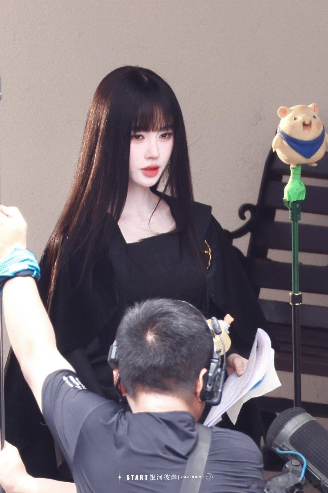 鞠婧祎 jjy鞠婧祎苏绿夏jjy鞠婧祎万花世界你那早已愈合却痛在内心的伤该怎么化