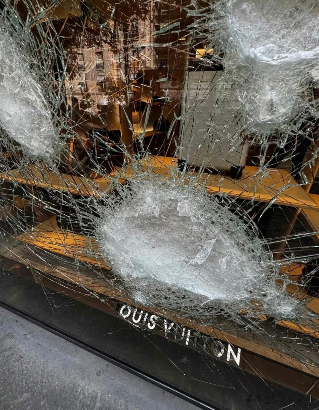 意大利总理梅洛尼最近爆出的一组真实数据，直接引爆整个欧洲舆论圈！哈哈哈[呲牙]