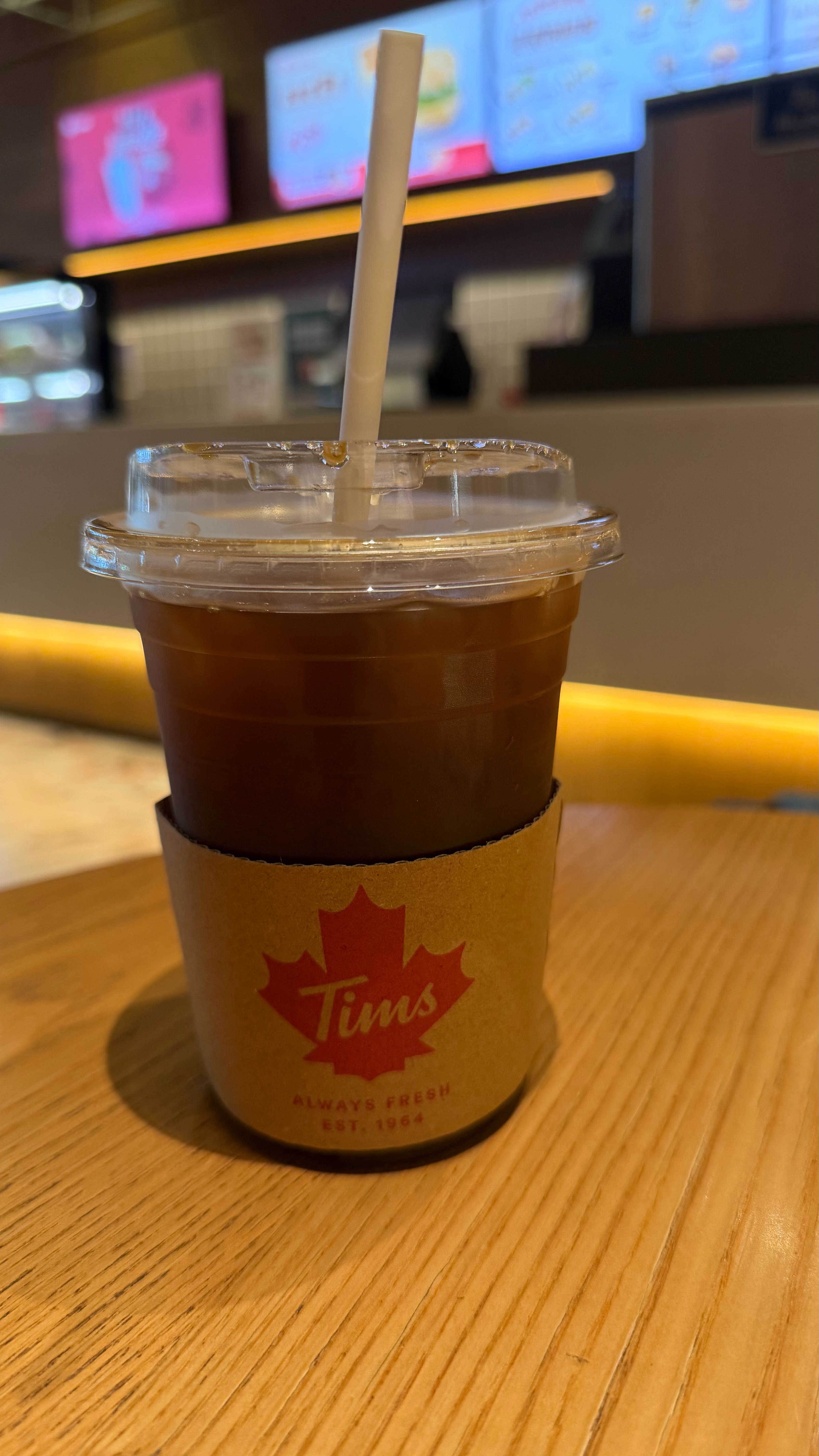tims这个黑巧风味美式绝了加拿大的咖啡美利坚的三明治伺候我一个人这福气还小啊 