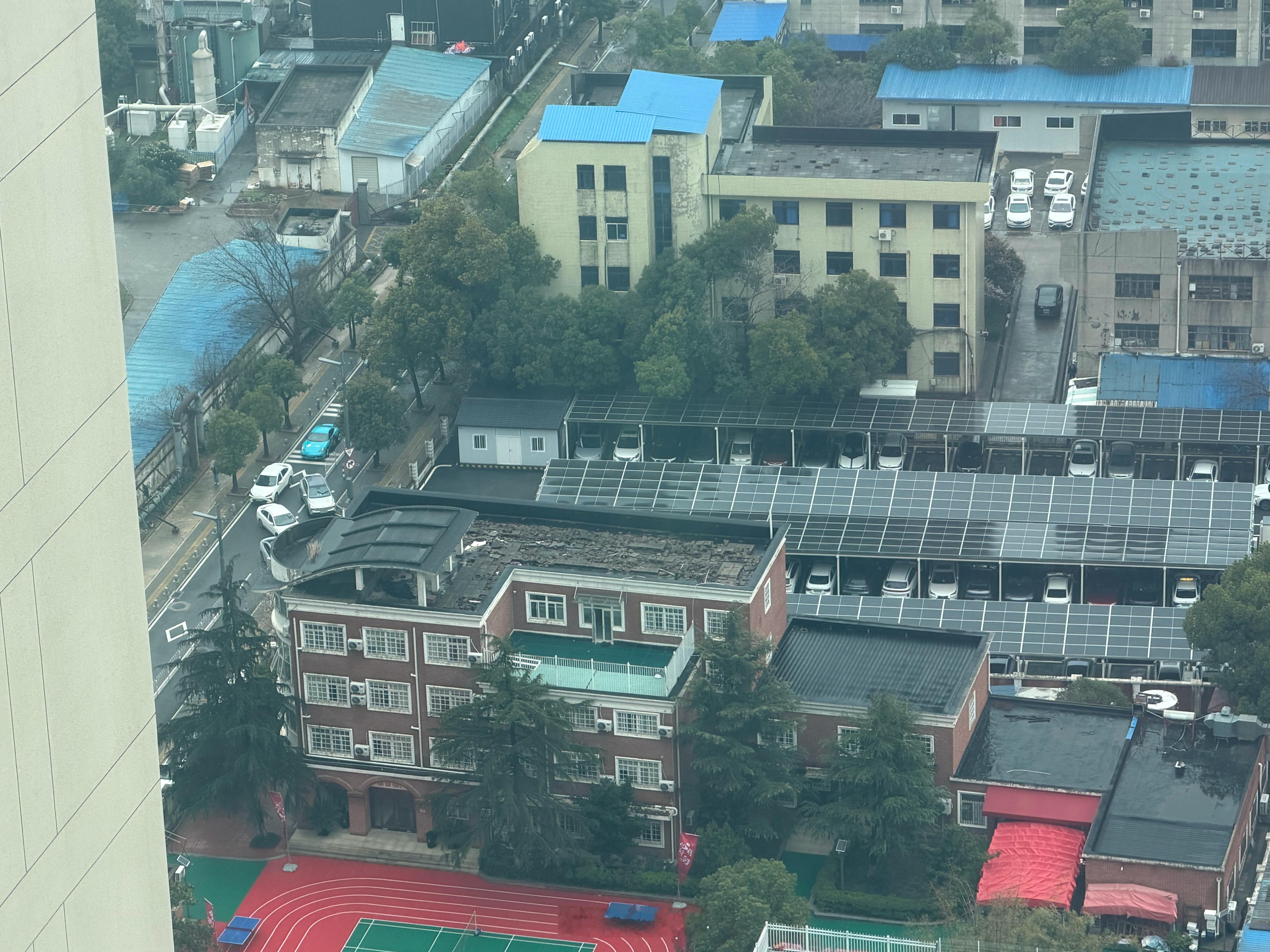 要我说为什么所谓的什么闪充没意义呢？这是12:00-14:00俗称的拼好电时间段