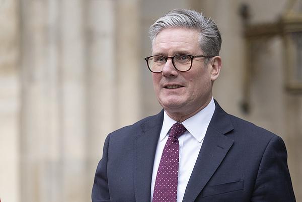 英国传出消息！
 
就在四天前，英国首相斯塔默在一场紧急演讲中，当着全世界媒体的