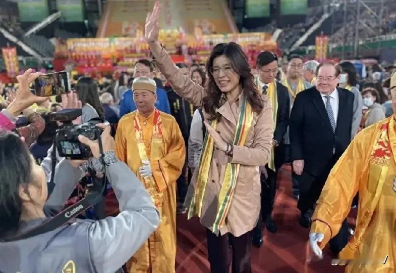 郑丽文盼中华儿女不再自相残杀

“愿中华儿女，不再自相残杀。”国民党主席郑丽文在