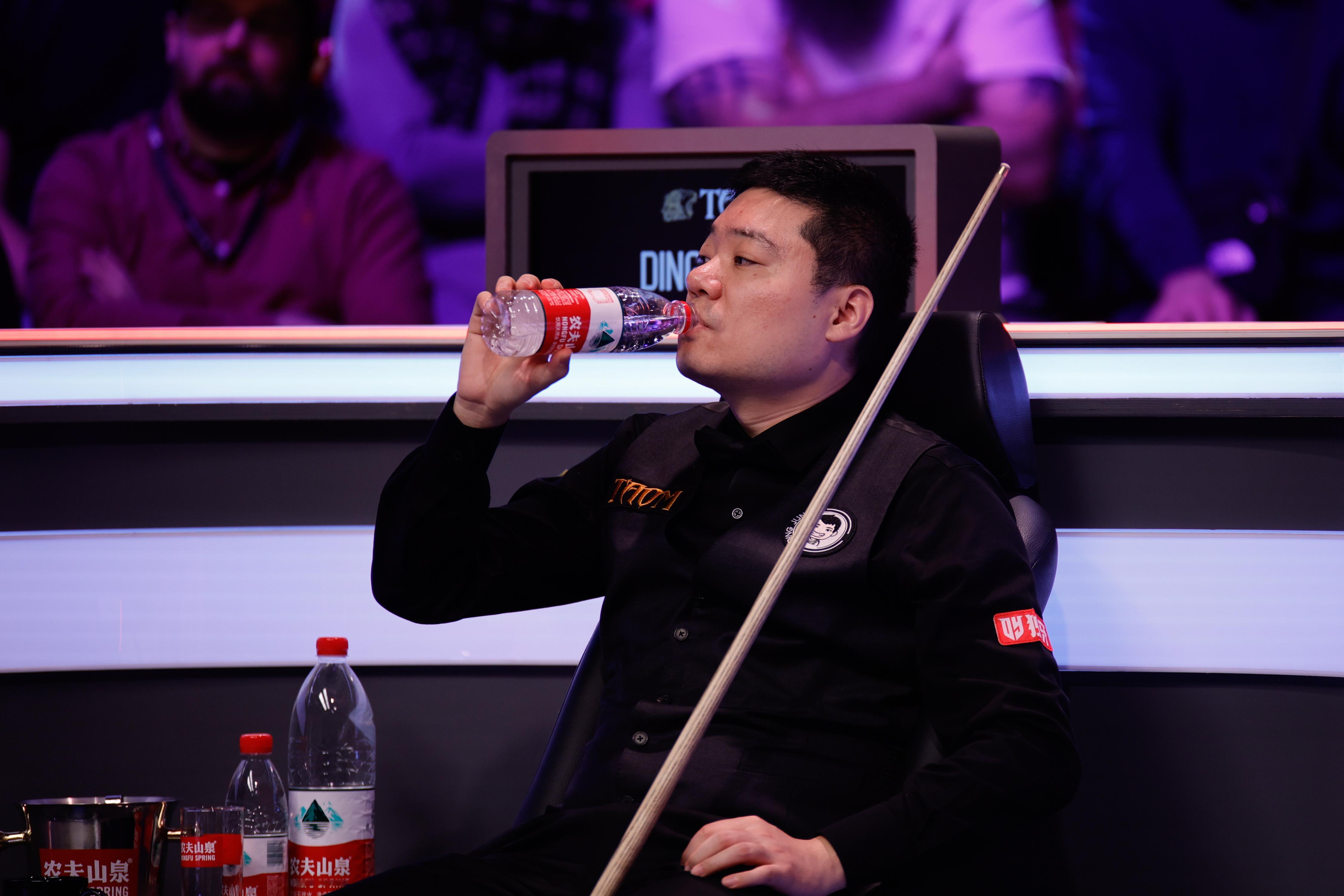 丁俊晖2比6特鲁姆普 看了前两轮，有谁今天赛前会觉得丁今天有戏？偶尔会高能，但是