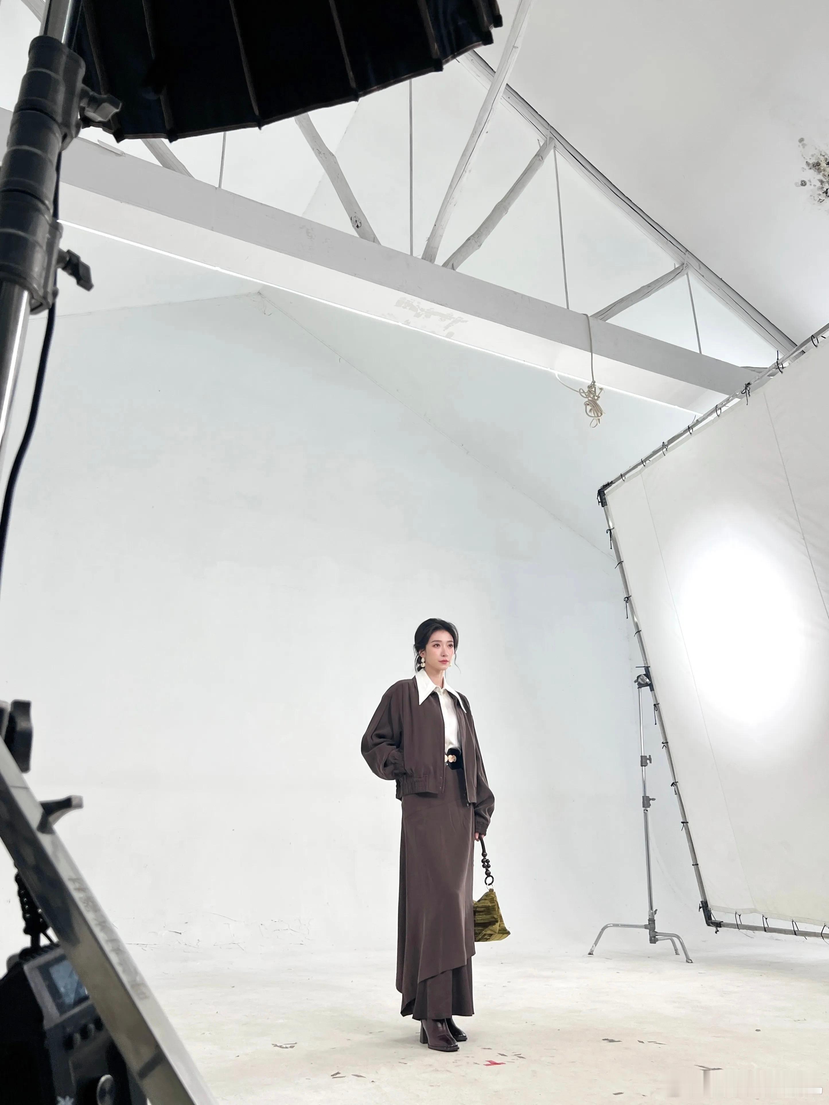 王格格沉思搭上了！图2合照是p的，这俩看起来也很搭啊！（不过沉思这状态有点太好了