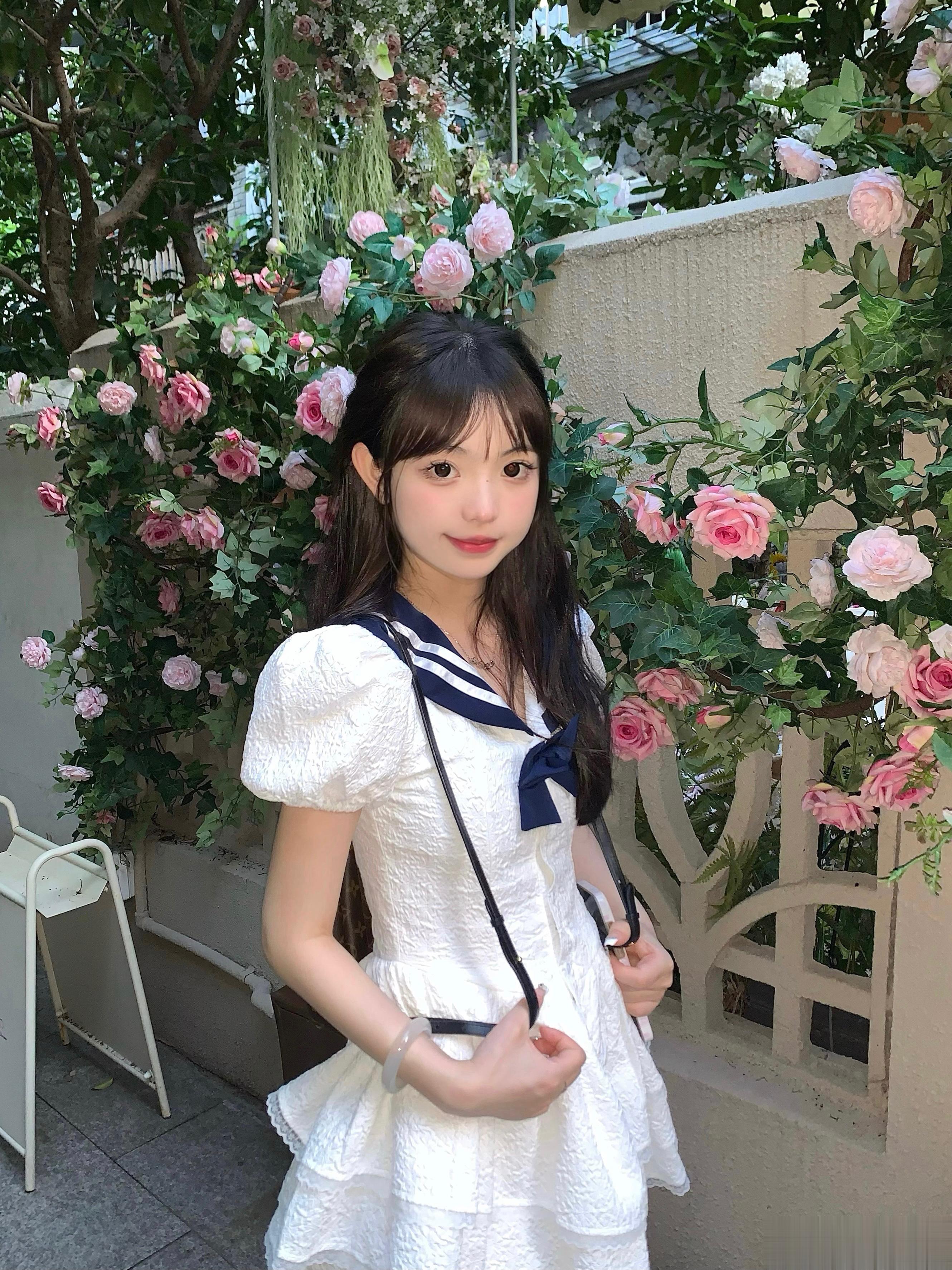 地球没有女孩子转不了一点 ​​​