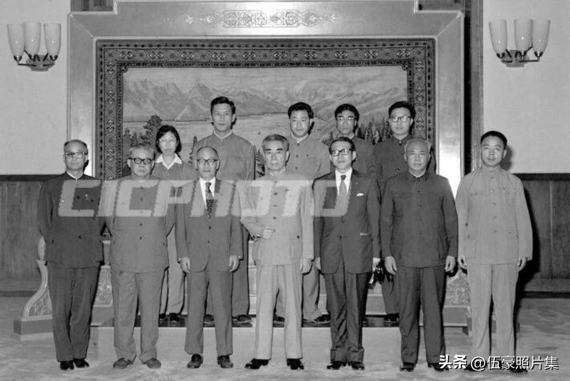 【周总理历史上的今天——5月28日】
1972年5月28日下午，周恩来总理在人民