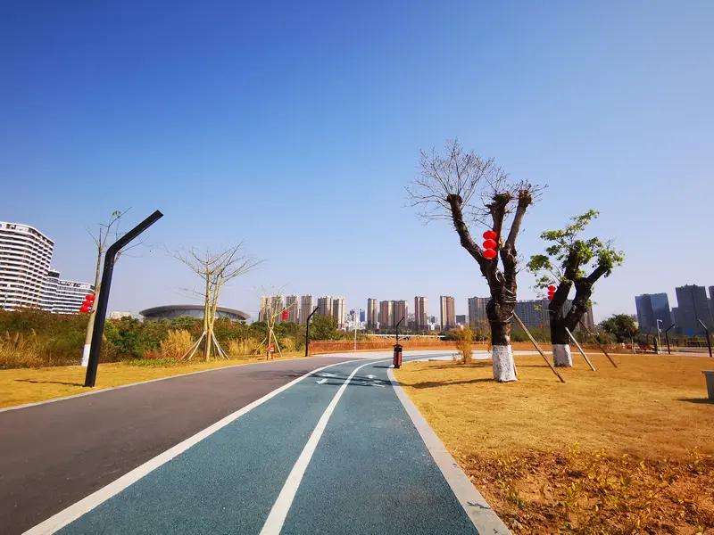 央视揭露的网购故意发错货骗局太可恶了！像快手、淘宝等平台都有这种诈骗店铺。比如李