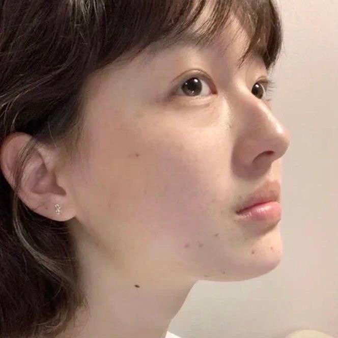 高冷丧感美女[爱慕]#头像[超话]##美女头像##无水印女生头像# ​​​