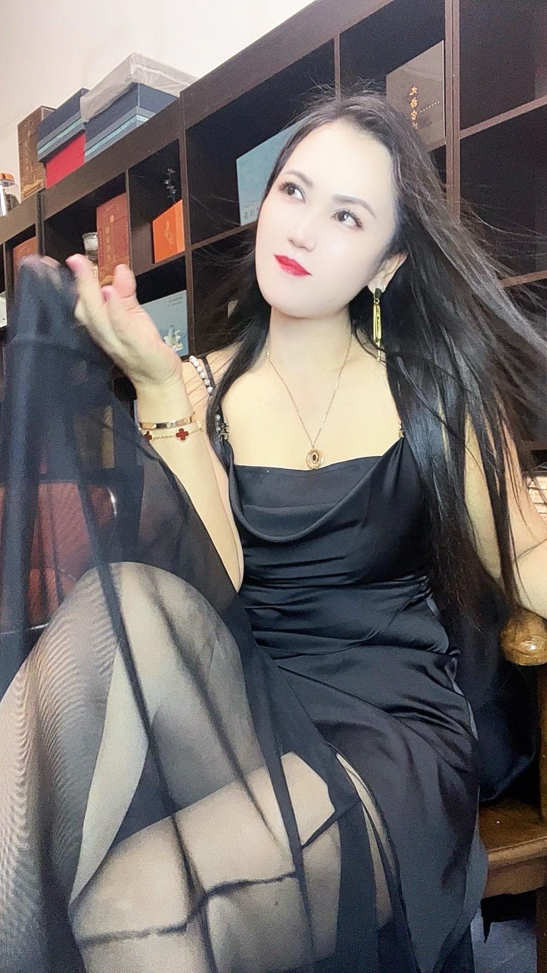 吻一下，咬一口，可否喜欢？