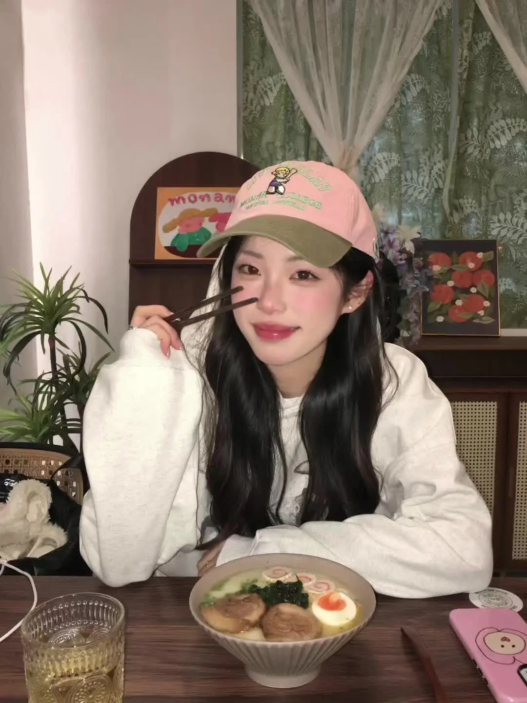 最大的败笔 就是看透一个烂男人之后还是选择对他好 原谅他 思念他