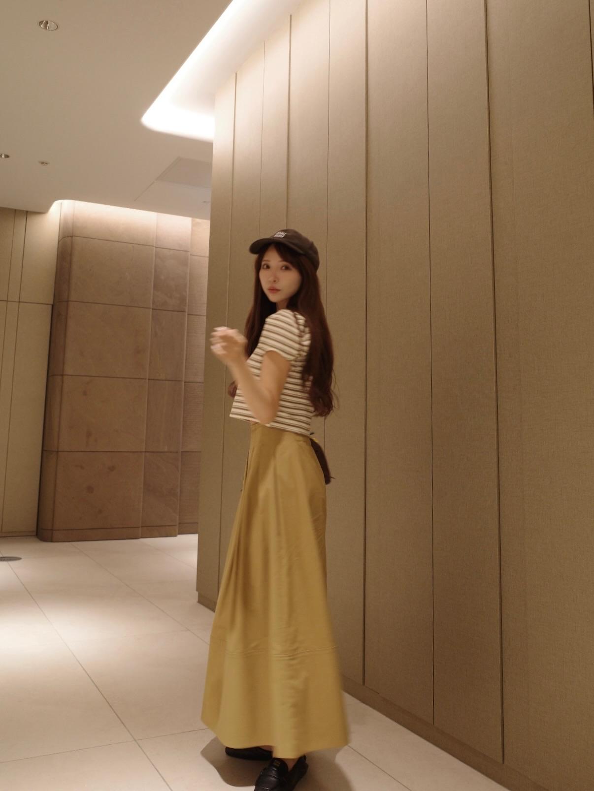复古条纹衫+高腰阔腿裤，轻松穿出时尚感！👗👠