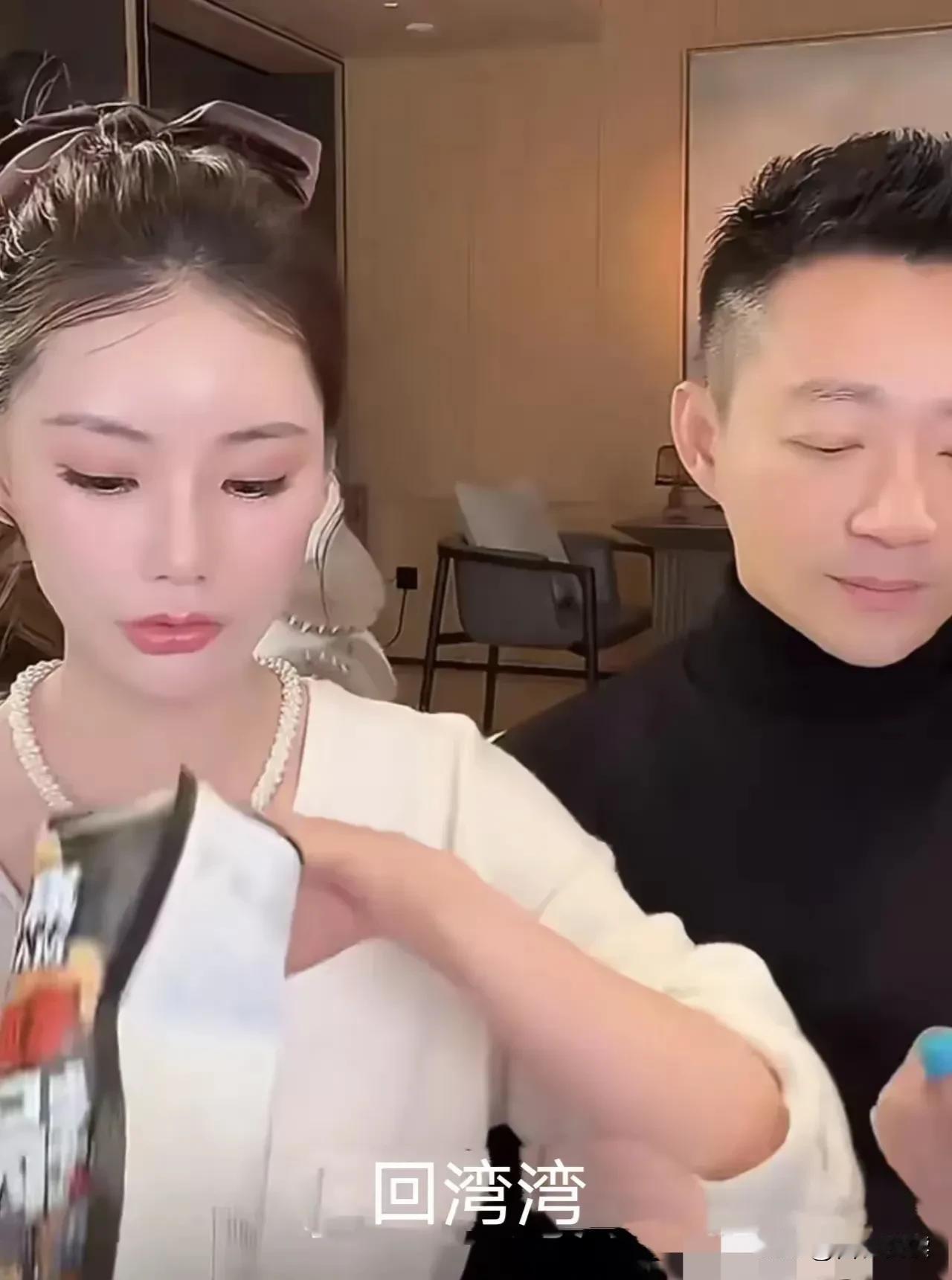 现在的马筱梅
就是十年前的大S

六点开播
凌晨还不睡觉

跟大S当年拍戏有得一