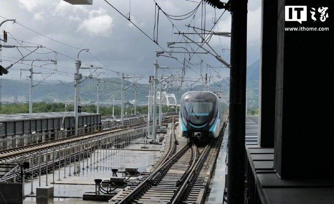 【福州地铁滨海快线开启试乘：最高时速 140 公里，设无线充电、USB 接口等】