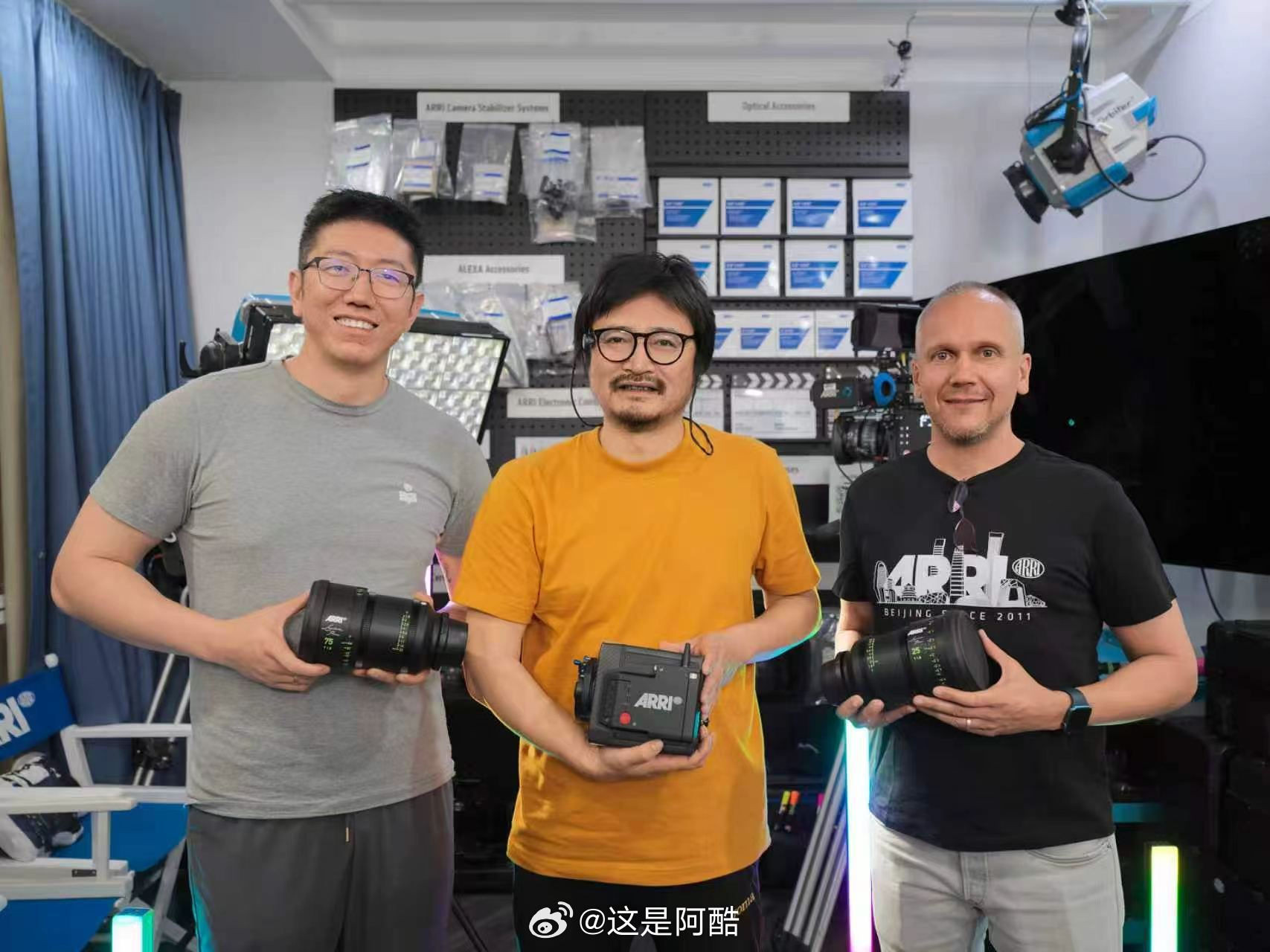 有点意思robotphone云台结构+阿莱（ARRI）电影级色彩科学，这不是直接