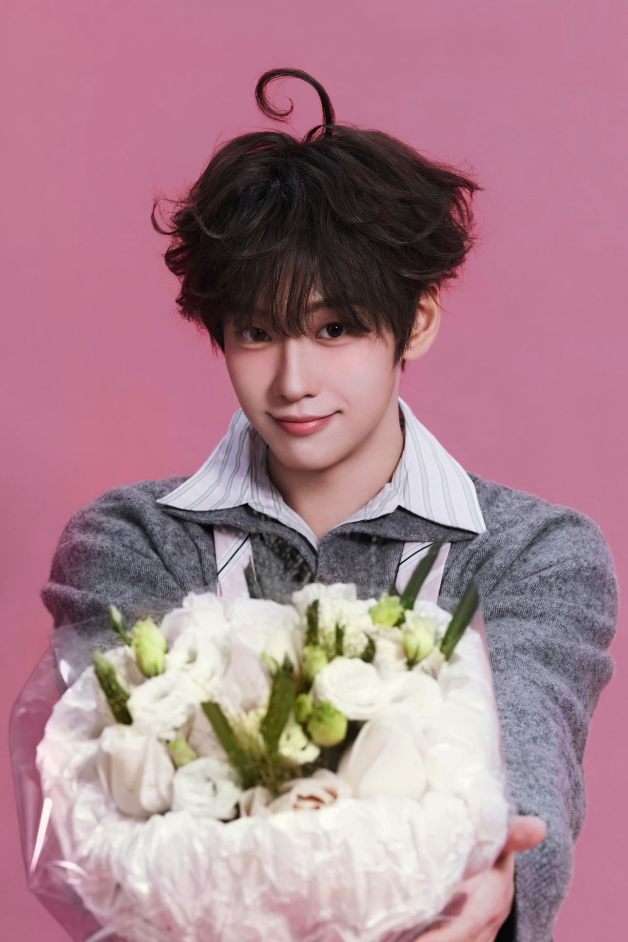 余景天官宣加入乐华后首支单曲杜华亲自发微博官宣 加入乐华娱乐，情人节双重惊喜同步