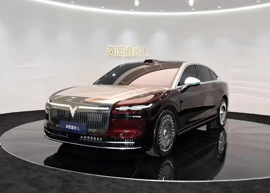 成都车展｜岚图追光L正式发布，纯电续航410km。新车将配备激光雷达，并搭载华为