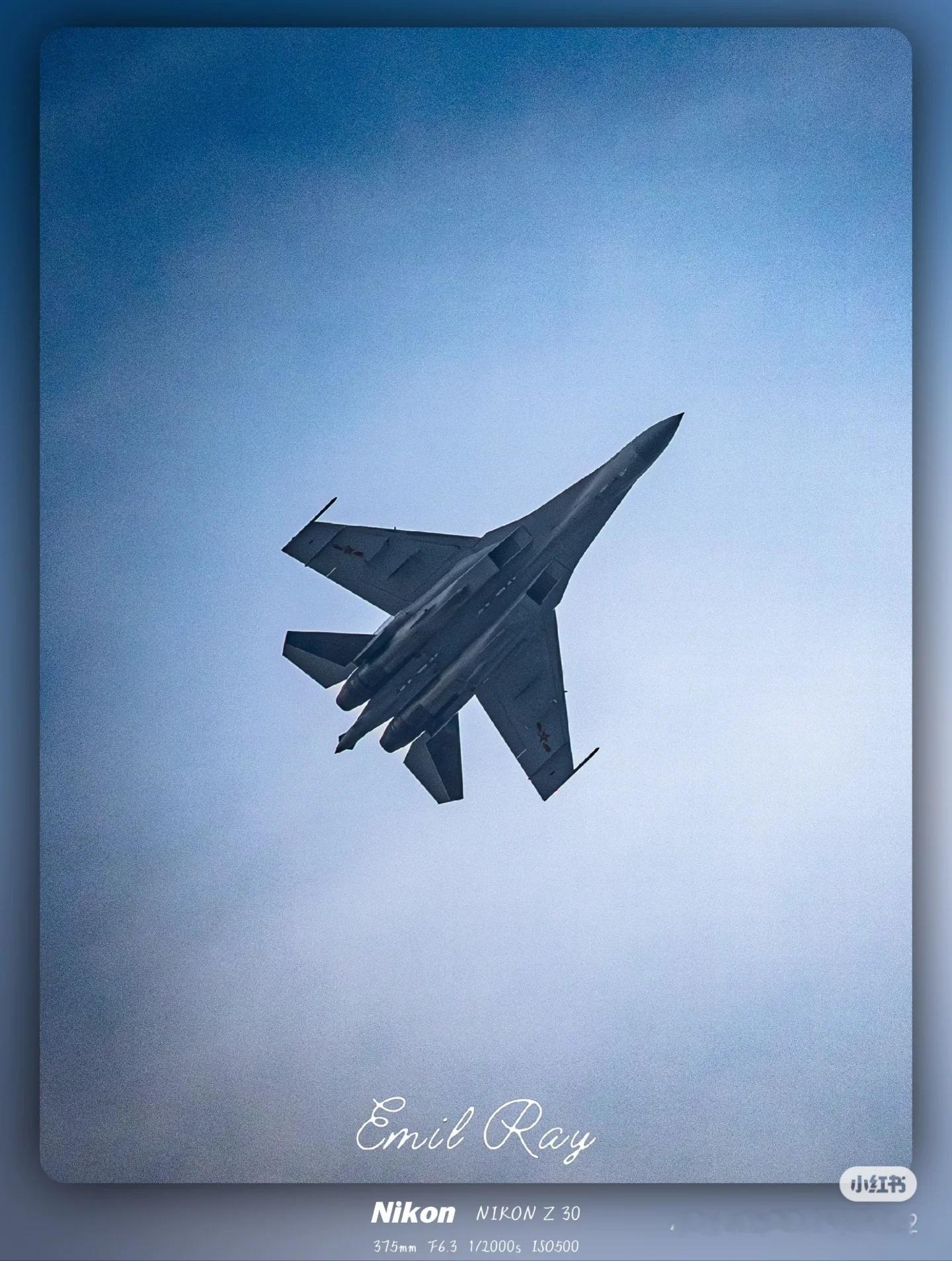 这是SU-35吧？ ​​​